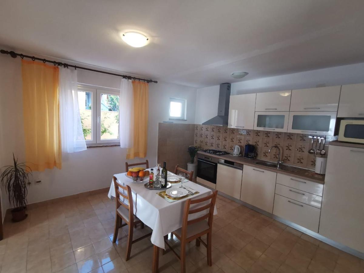 Apartment Ana Kastel Sucurac Экстерьер фото